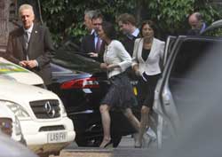 VENCANJE---Kate-Middleton,-right,-and-best-man-Prince-Harry-leave-Westminster-Abbey-in-London